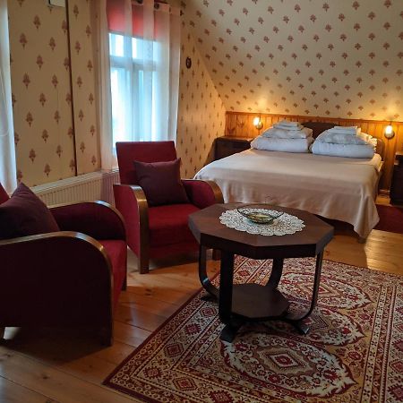 Avinurme Hostel Buitenkant foto